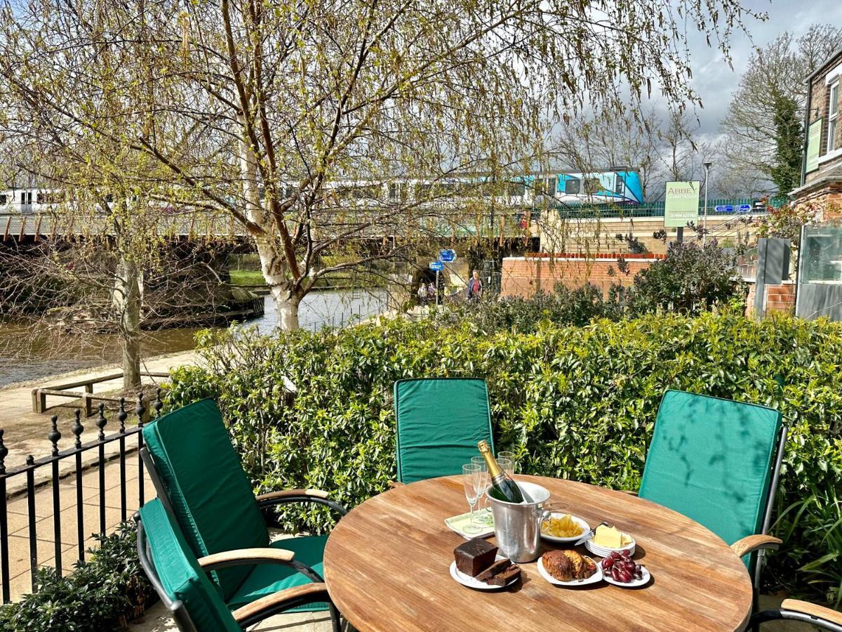 Riverside House - With Parking 约克 外观 照片