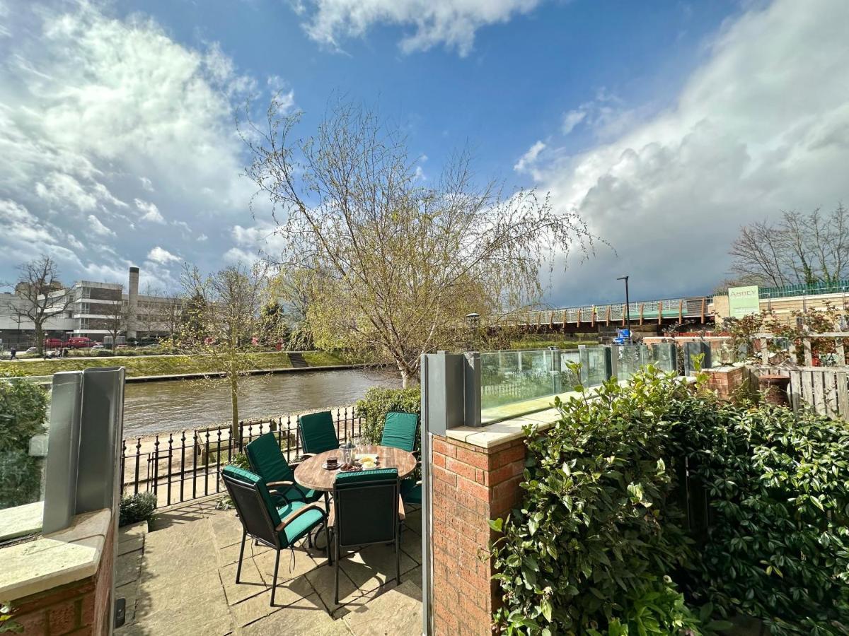 Riverside House - With Parking 约克 外观 照片